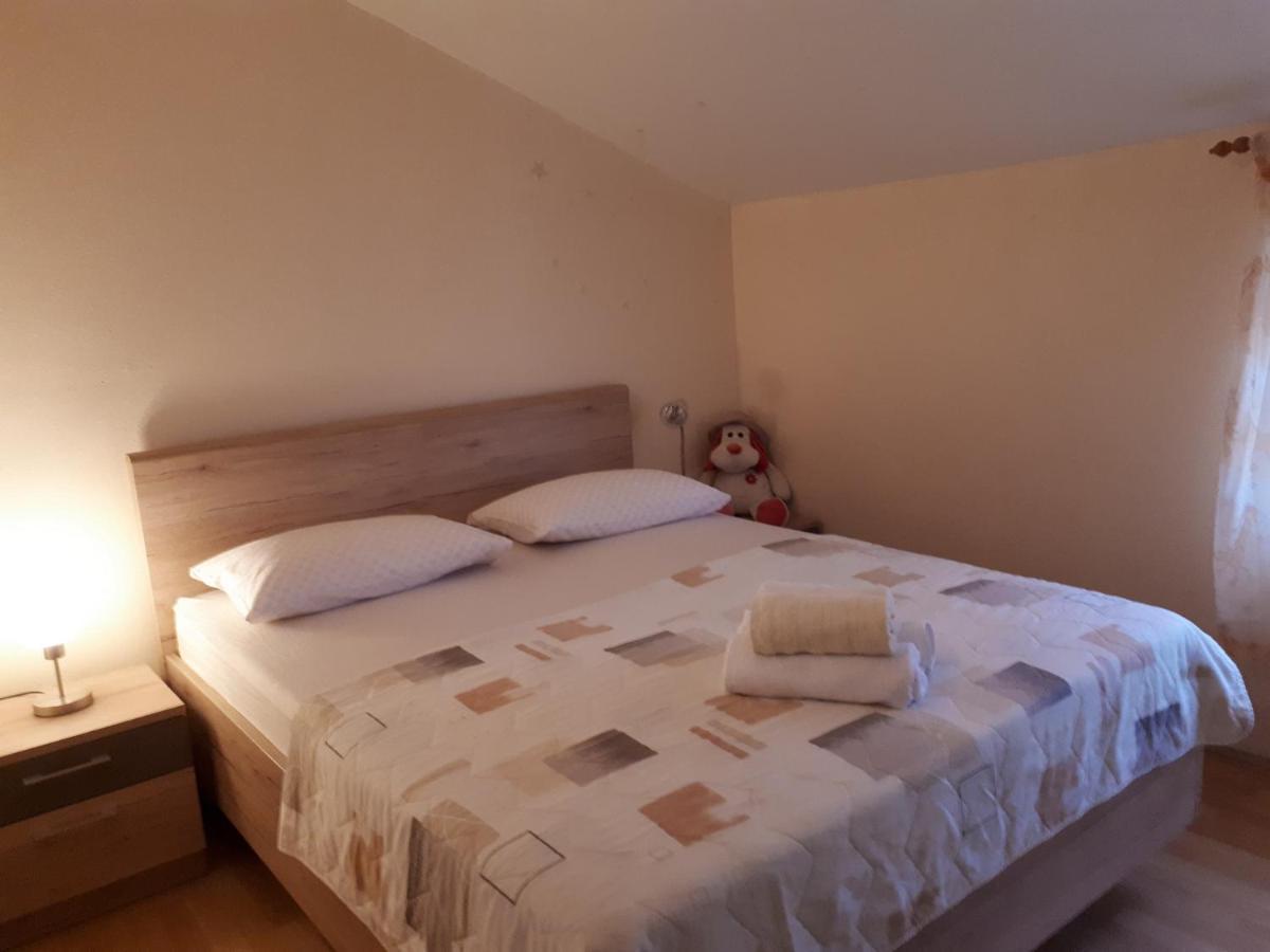 Apartment Mirjana *