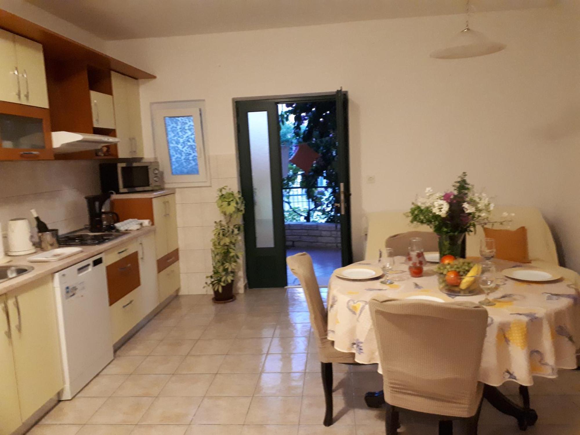 Apartment Mirjana *