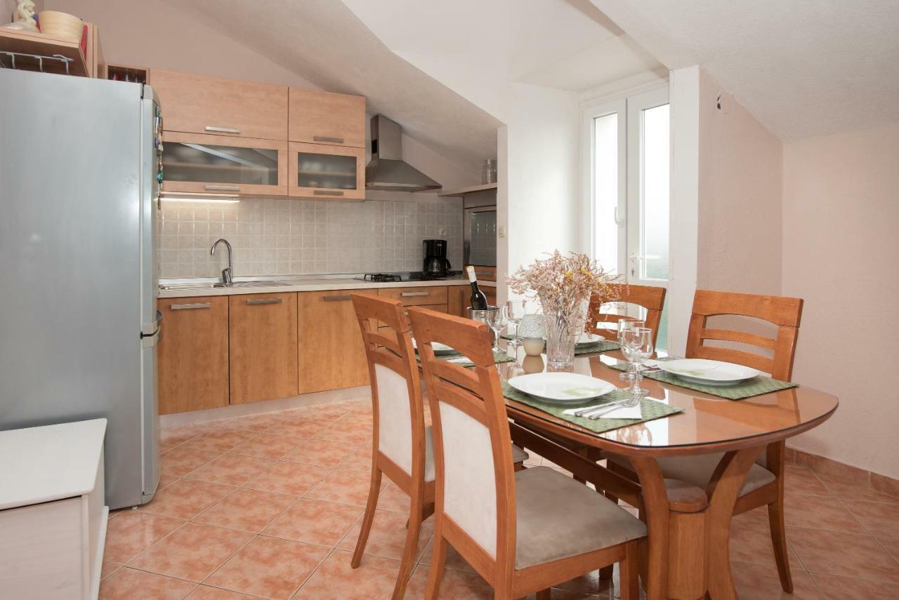 Apartment Mirjana *